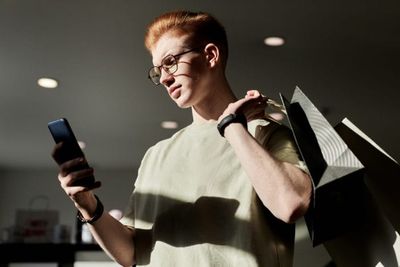 The ‘Hot-Swappable’ Smartphone: Why Gen Z Men Are Trading iPhones for Rugged ‘Modular’ Hardware