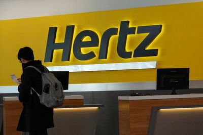 Hertz Stock Climbs 4% as Recovery Hopes Build: Is HTZ a High-Risk Gamble or Real Rebound Play?