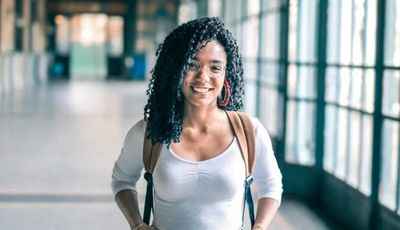 7 Situations Where Women Should Trust Their Instincts Immediately