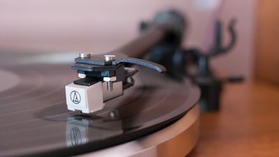 Qlearsoul HiFire X Vinyl Record Player review: A solid entry point into vinyl for beginners