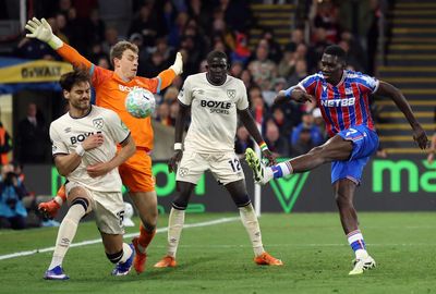 West Ham earn point at Crystal Palace to relegate Wolves and widen gap to Spurs