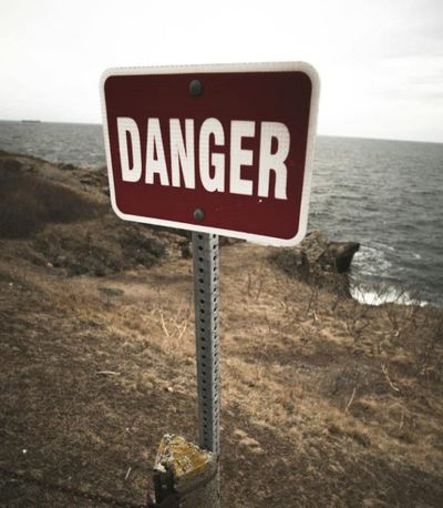 6 “Friendly” Behaviors That Can Signal Hidden Danger