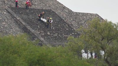 Mexico City: Video shows armed man shooting at tourists at Teotihuacán pyramids