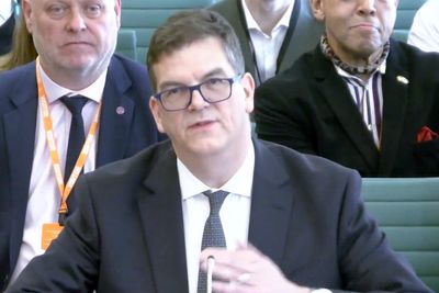 Sir Olly Robbins: No 10 ‘pressured’ Foreign Office over Mandelson, says sacked civil servant