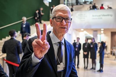 Tim Cook's exit is part of a CEO reckoning sweeping Corporate America