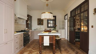 This Victorian Kitchen Actually Prioritizes Authenticity Over Pure Practicality – and the Result Is Stunningly Unconventional