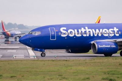 Southwest pilot incapacitated by falling screen in cockpit as plane took off