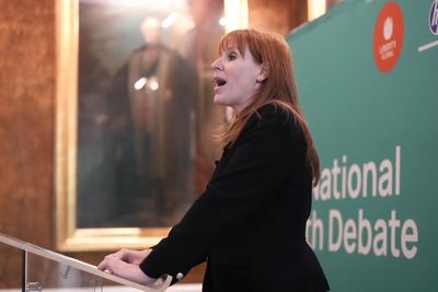 More important things outside Westminster bubble than Mandelson – Rayner