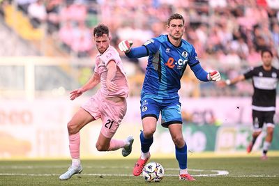 Goalkeeper ruled out of World Cup 2026 after suffering a broken neck