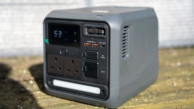 DJI Power 1000 Mini review – retractable cable, solar capable, but smaller and lighter