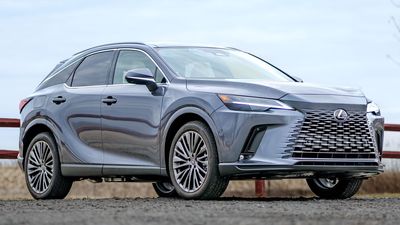 I drove the Lexus RX 450h+ for a week — it’s a solid blend of gas and all-electric power