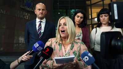 Prosecutors drop breast-grab charge against actor