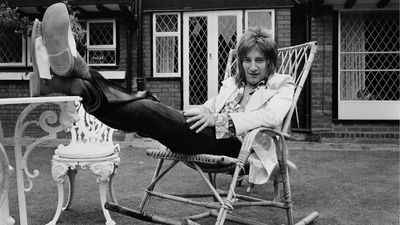 Rod Stewart's '70s Garden Seating Shows Why Vintage Outdoor Furniture is Replacing Matching Sets for Summer 2026