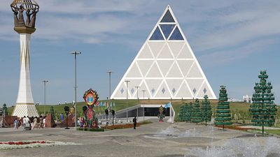 Central Asian leaders gather at first ever regional climate summit to discuss water crisis