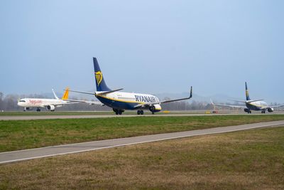 Ryanair passengers who want to check in bags must get to airport even earlier