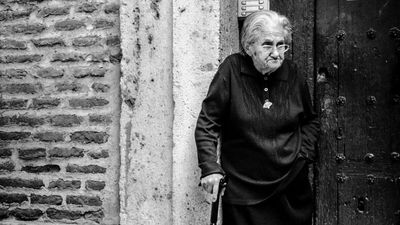 Elderly woman goes to the hospital for back pain, instead doctors offer her the option of death