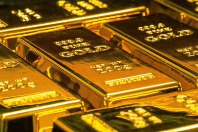 Berenberg Tells Investors To Put 45% In Gold, Silver And Bitcoin — Ditches Bonds Entirely