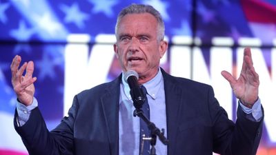 RFK Jr. drops jaw-dropping defense of Trump’s Iran threat that even Republicans won’t touch