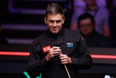 Ronnie O’Sullivan sets up clash with John Higgins at World Snooker Championship