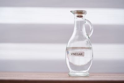 Why Professional Growers Use White Vinegar Instead of Expensive Sprays