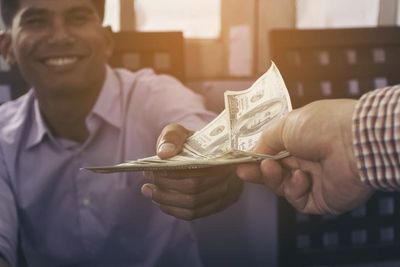 Loaning Money to Family Is Riskier Than Ever — Millions of Personal Loans Go Unpaid in 2026