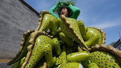 Beijing artist marks World Earth Day with peace installation