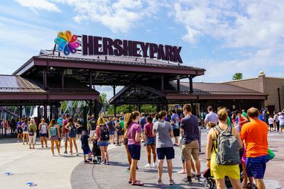 Hersheypark quickly drops new mask policy after backlash online