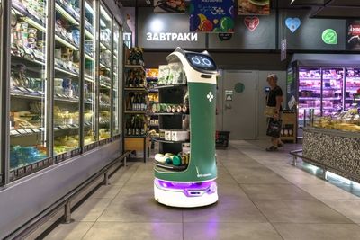 How AI Inventory Robots Decide Which Brands Stay on the Supermarket Shelf