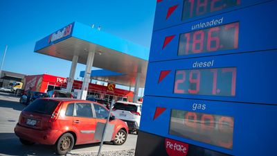 ASX dips, oil rises as conflict realities weigh heavily