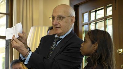 Award-winning Aussie literary figure David Malouf dies