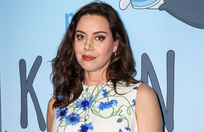 Pregnant Aubrey Plaza asks Seth Meyers to play key role in baby's birth
