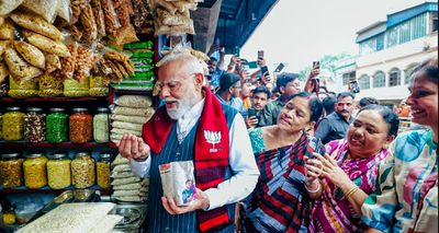 PM Modi Takes Jibe at TMC Over ‘Jhalmuri’, Calls It a “Spicy Shock” for Party