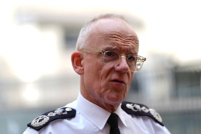 Met chief throws support behind Morrisons manager fired after confronting shoplifter