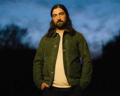 Noah Kahan: The Great Divide review – Stick Season turns Groundhog Day in stadium folkie’s endless autumn