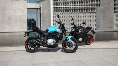 This 125cc Motorbike Has A Single-Sided Swingarm, Monster Style, Likely Mini Price