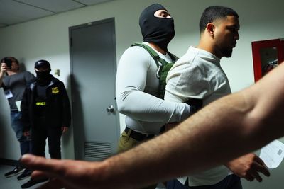 ICE is cutting back on cuffing immigrants in courthouses and warrantless arrests: report