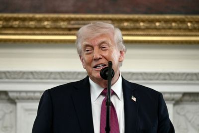 Bulletin PM briefing: Trump’s ‘shoot and kill’ order, Starmer hits out and Scott Mills’ replacement