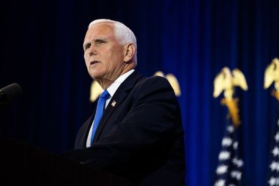 Pence urges Trump to call off feud with the Pope