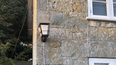 Philips Hue Econic Outdoor Wall Light review: A smart outdoor light that still impresses