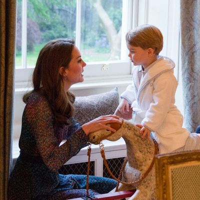 President Obama's Photographer Reveals His "Delightful" Moment With Toddler Prince George