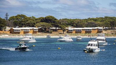 More Aboriginal burial sites found at holiday hot spot