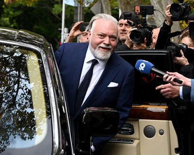 Afternoon Update: Kyle Sandilands in court; Albanese accused of caving to gas giants; and a three-hour toilet debacle