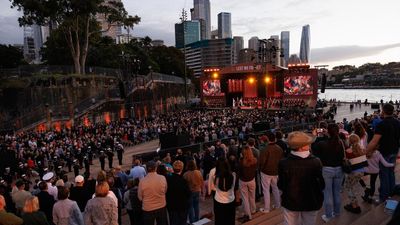 Harbour sunset service pays tribute to fallen soldiers