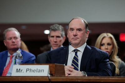 Fired Navy secretary refused to leave post until Trump told him direct