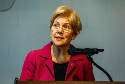 GOP senators ‘don’t make eye contact’ over Iran war, says Elizabeth Warren