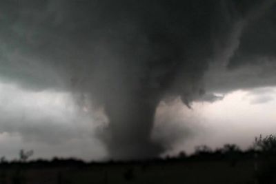 Video: Tornado barrels through Oklahoma with emergency declared