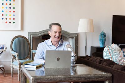 Money Expert David Bach Reveals 3 Simple Steps to Get Out of Debt Using His DOLP System