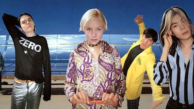 "Look at the bands that are out there now, crap like Radiohead. You can't tell us that we don't deserve to be more than that." On the eve of the release of Mellon Collie And The Infinite Sadness, Smashing Pumpkins wanted to take on the world