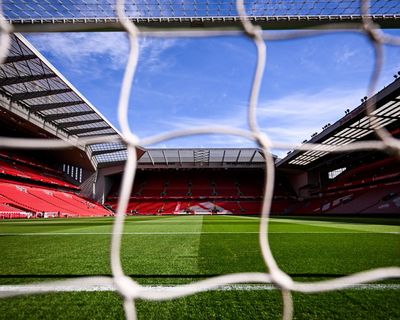 Wolves 0-1 Tottenham, West Ham 2-1 Everton, and more: football clockwatch – as it happened