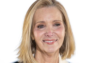 Friends star Lisa Kudrow shares ‘brutal’ experience on set with writers: ‘There was mean stuff going on behind the scenes’